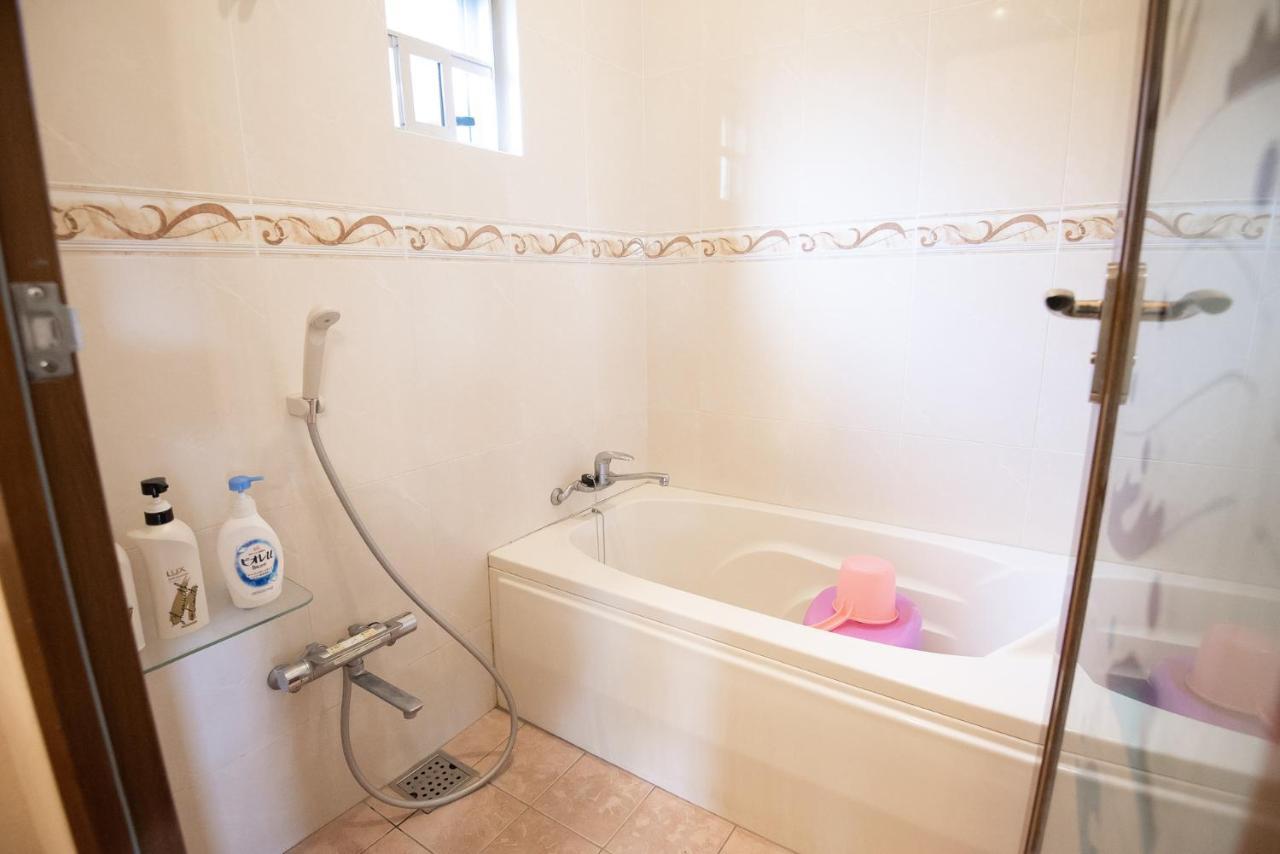 Ferienwohnung コテージなかどまり Onna Exterior foto