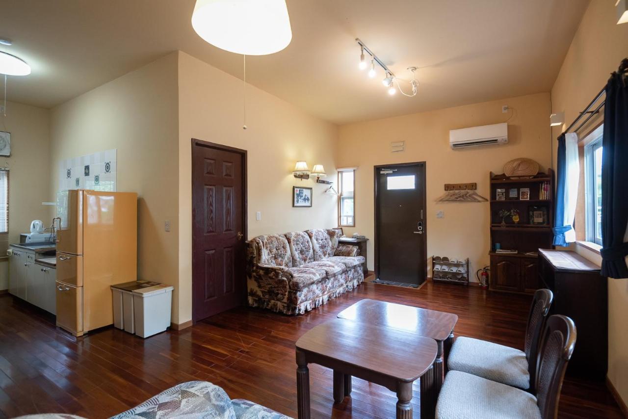 Ferienwohnung コテージなかどまり Onna Exterior foto